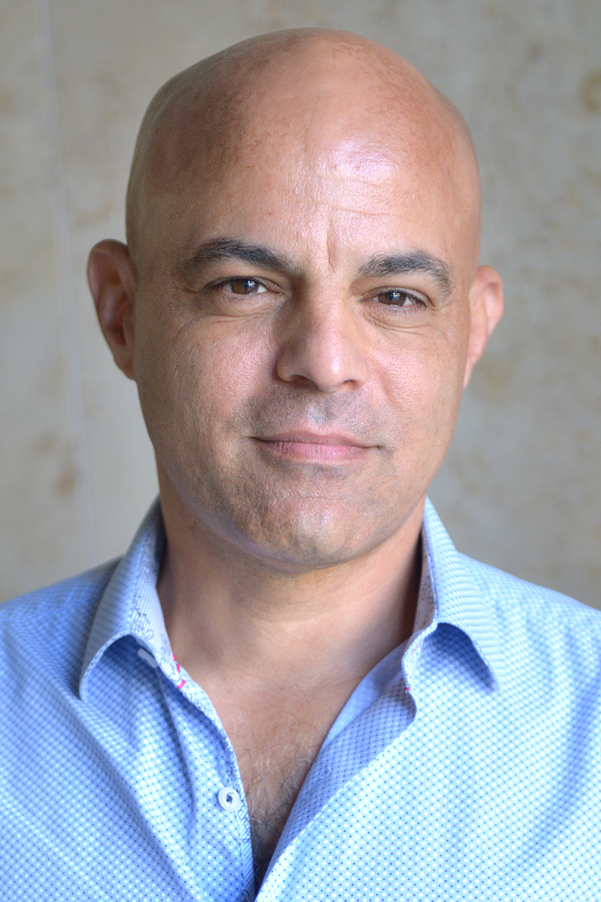 GIL YARON CROPPED WEB_8757